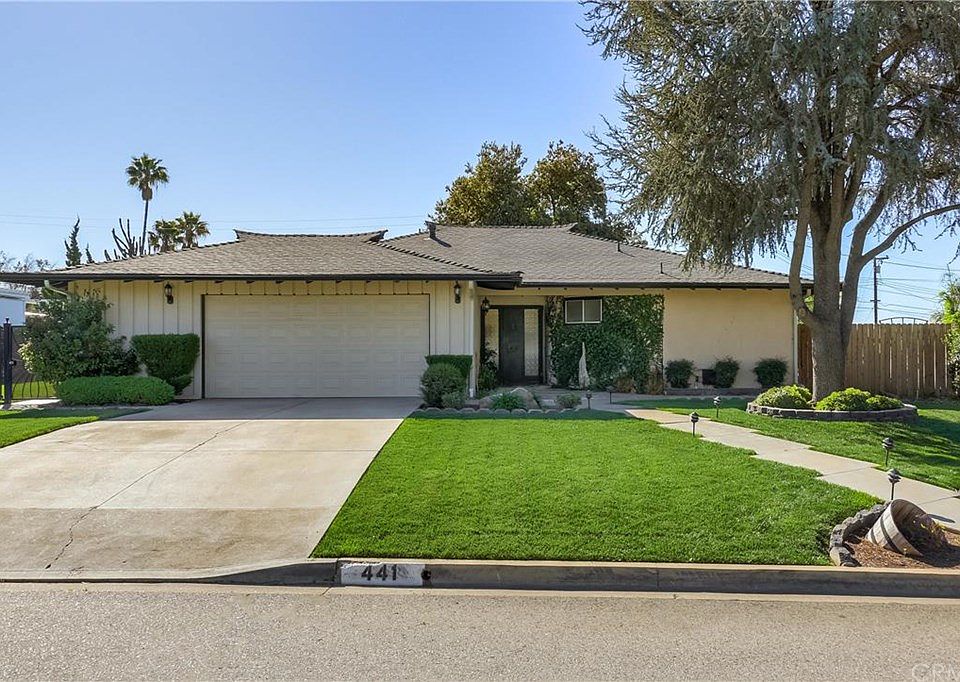 1st image of 441 Sandalwood Dr