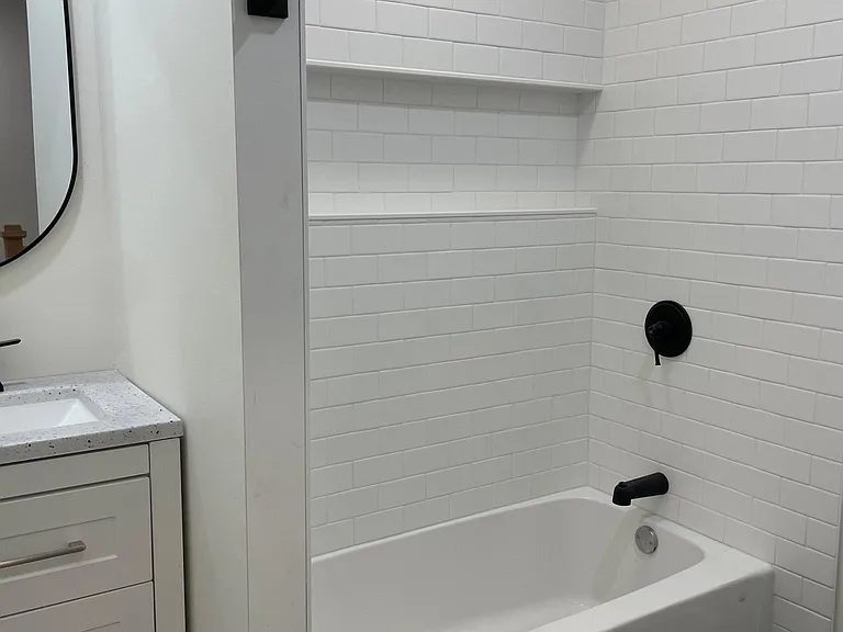 413 N Olive St — Photo 3