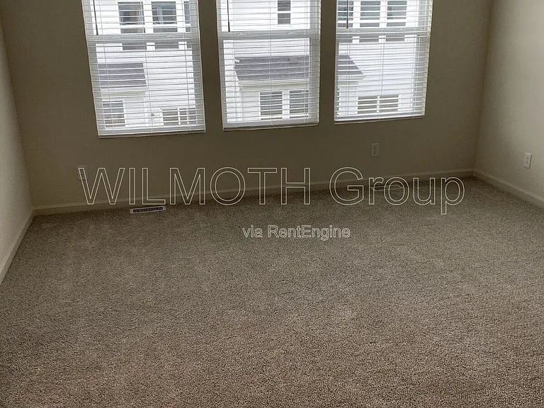 7246 Selah Ln — Photo 13