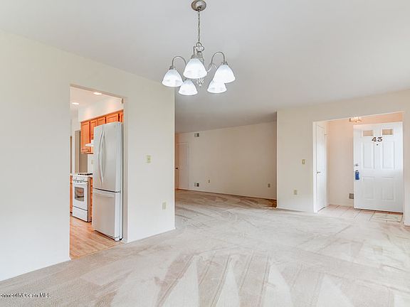 2nd image of 43 Buttonwood Ct #1000