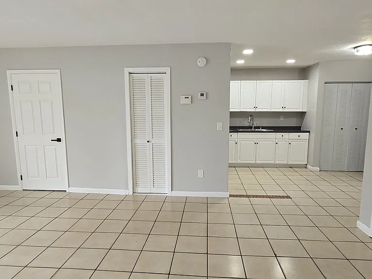 19572 NW 29th Pl — Photo 3