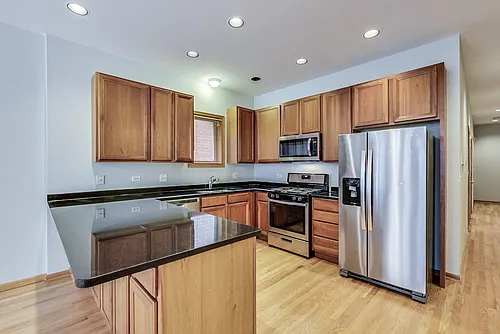 2042 W Pierce Ave #3 Photo 1