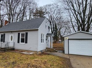 910 Walnut Ave, Dixon, IL 61021