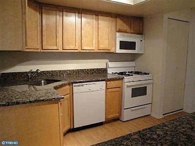 3rd image of 1326 Spruce St APT 1408