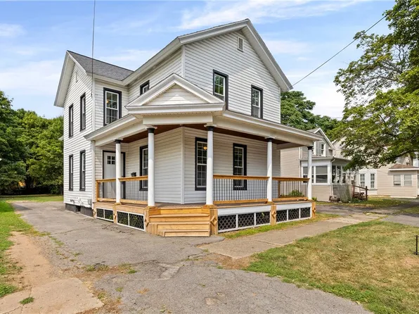 7 Spencer St, Lyons, NY 14489