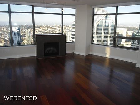 4th image of 700 W East St Unit 3903