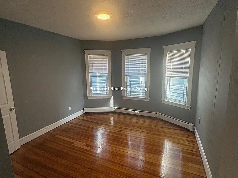 23 Crowell St #2 — Photo 3