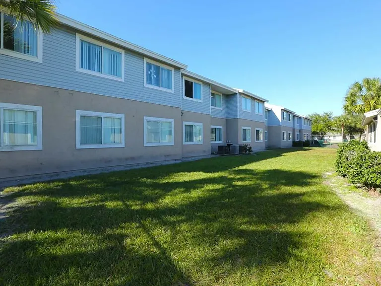 Orchard Park — Photo 8