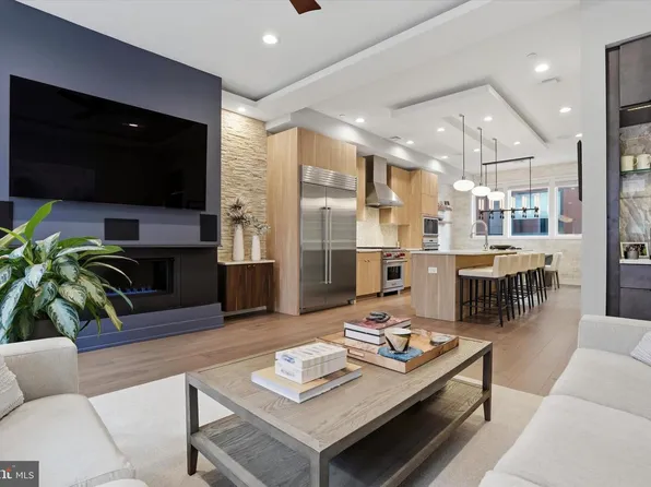 611 N Galloway St, Philadelphia, PA 19123