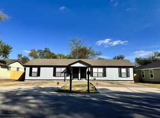 306 Edmond St #B, Taylor, TX 76574