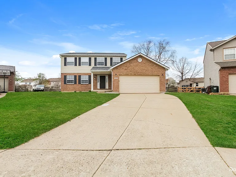 831 Harbor Pl — Photo 1