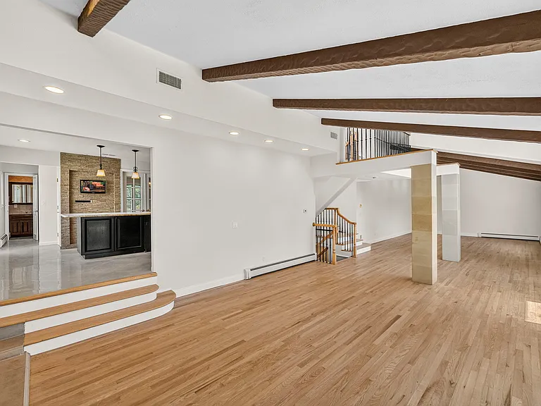 280 Ash St — Photo 6