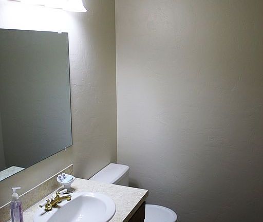 1/2 bath downstairs