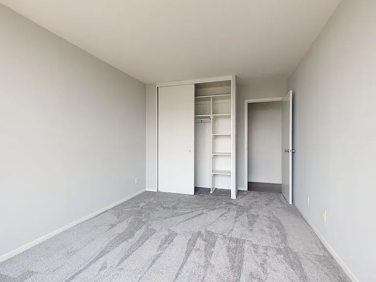 Lake Meadows Apartments — Photo 122
