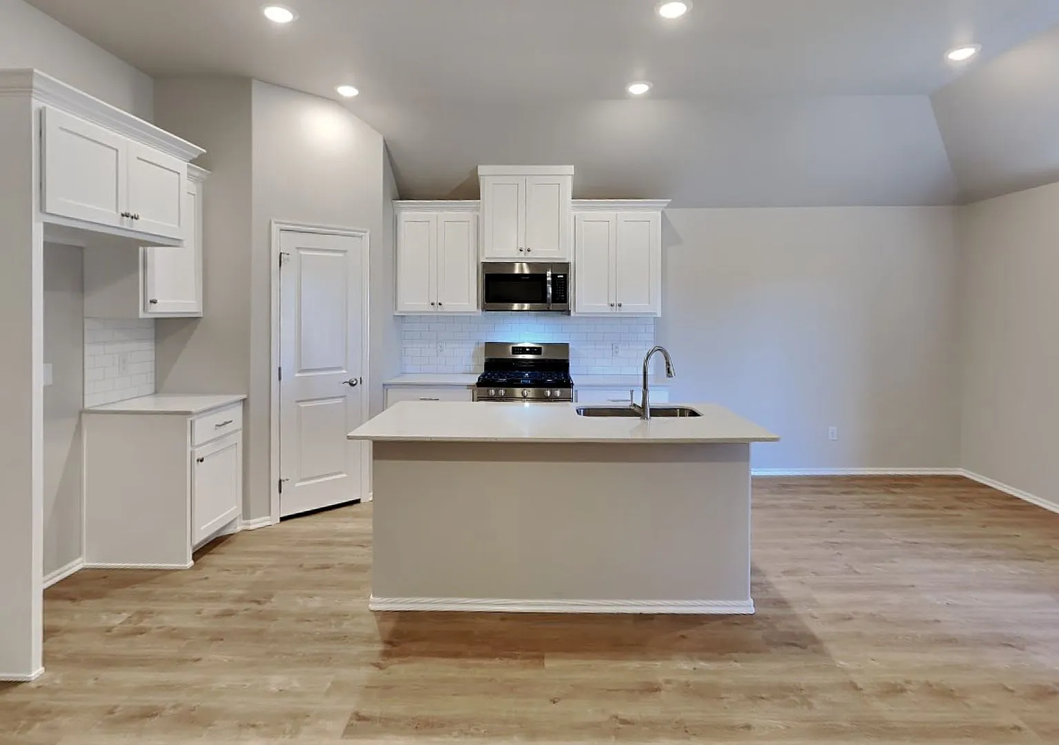 *Leasing Special*Luxury New 4 Bedroom 2 Bathroom Home In Piedmont Schools W/Office- Neighborhood ... — Photo 4