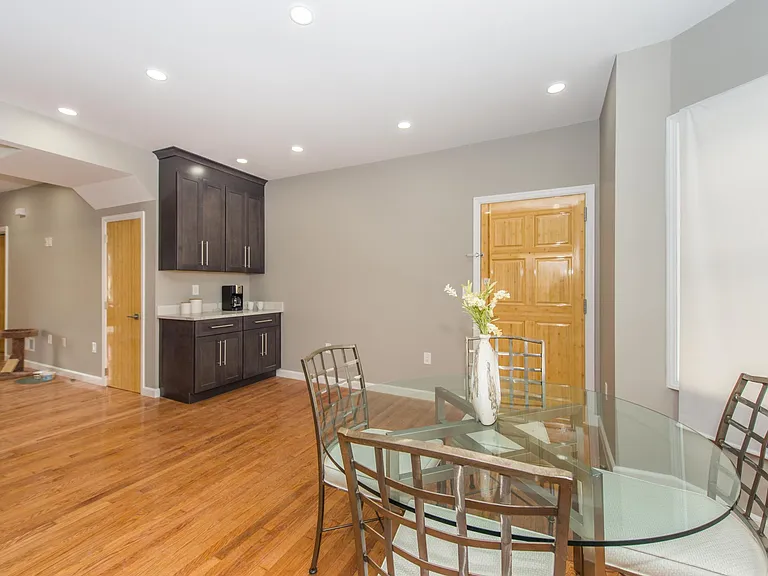 344 Franklin St #1 — Photo 4