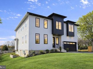 2613 Beacon Hill Rd, Alexandria, VA 22306