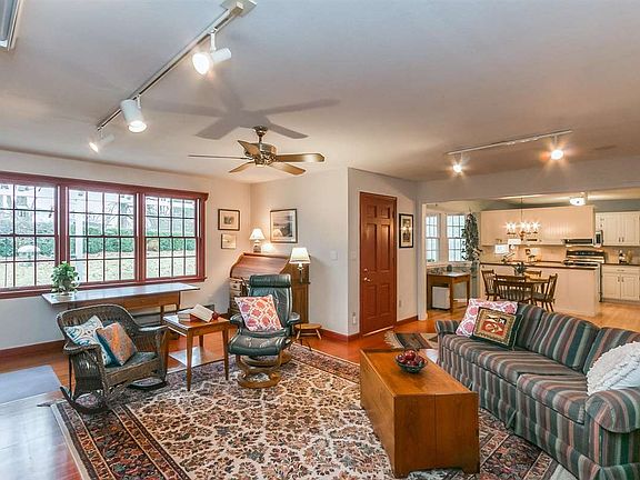 5th image of 2663 Hillside Dr