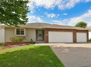 3713 Sheridan Rd, Bellevue, NE 68123