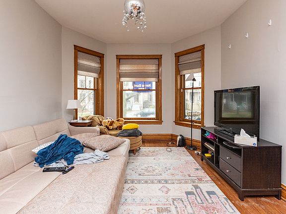 4th image of 1240 W Newport Ave #1
