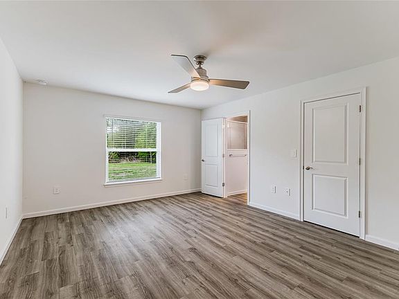 5th image of 1656 Helvenston St