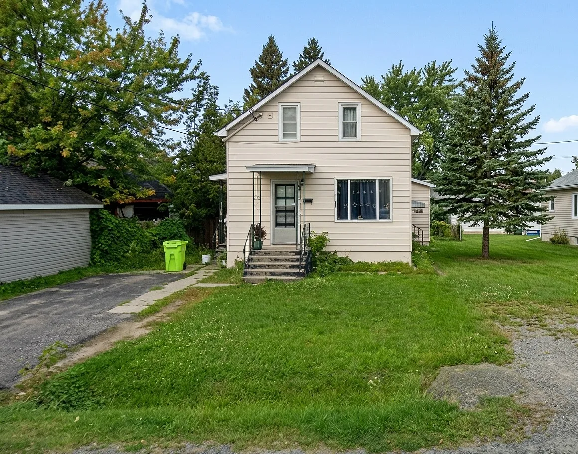 3 Cameron Avenue Sault Ste. Marie — Photo 1