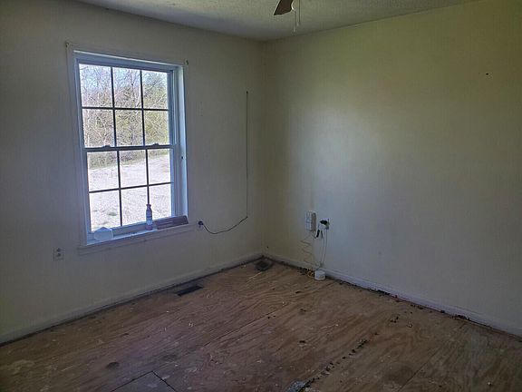 5th image of 425 Turner Rd