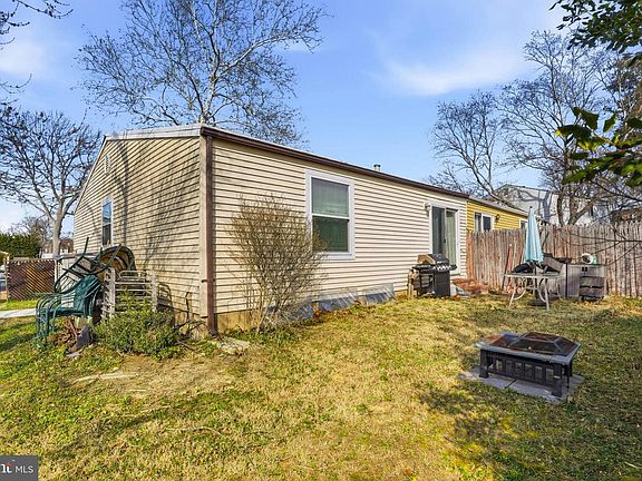 2nd image of 1359 Raleigh Dr