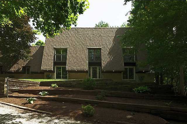 1st image of 7044 W 96th St