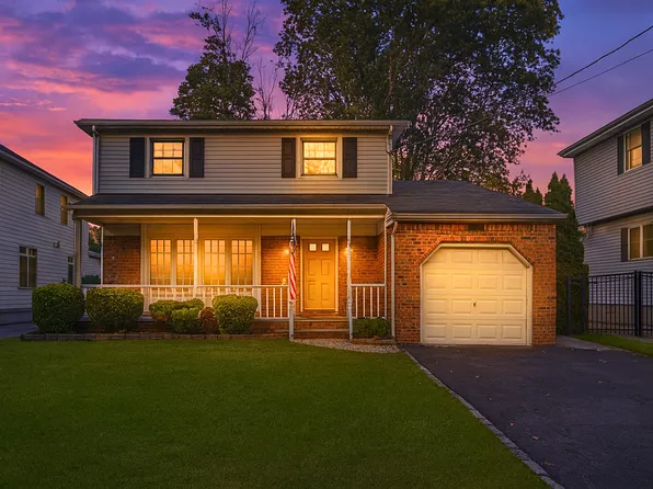 207 Oak Avenue image 1 of 41