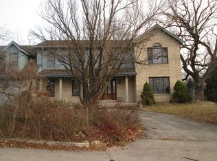 5306 E Lake Shore Dr, Wonder Lake, IL 60097