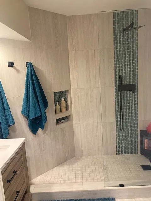 2 bed, 1040 sqft, $4,700 — Photo 4