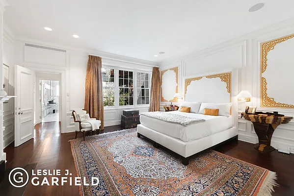 Sold by Leslie J. Garfield | media 4