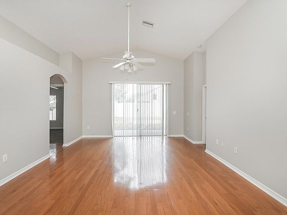 3rd image of 12512 Lake Vista Dr