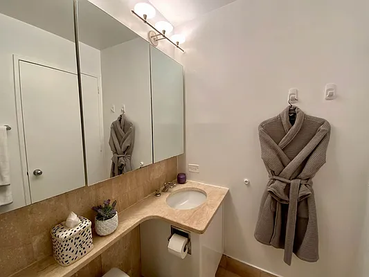 Rented by R New York | media 33