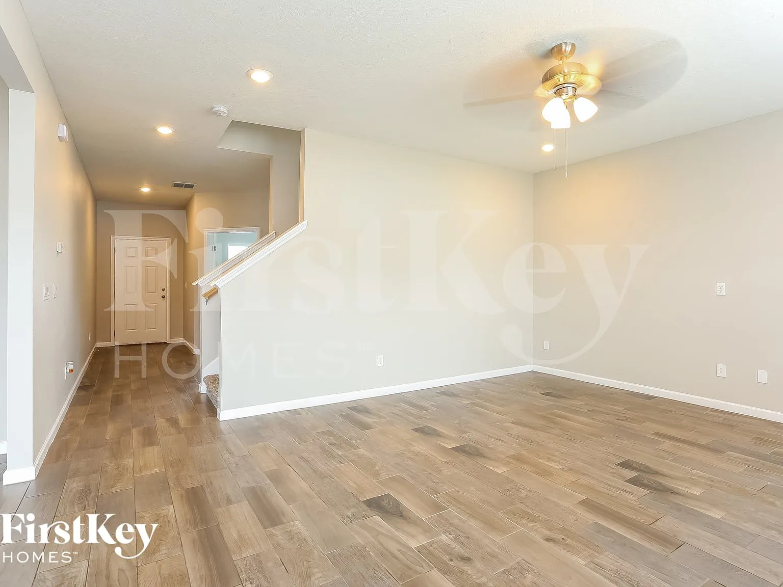 4 bed, 3.0 bath, 2424 sqft, $2,430 — Photo 3