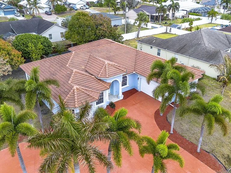 1897 SW Citation Ave — Photo 17