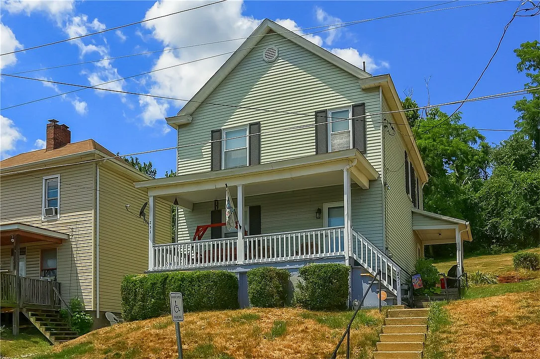 251 E Grant St photo 1