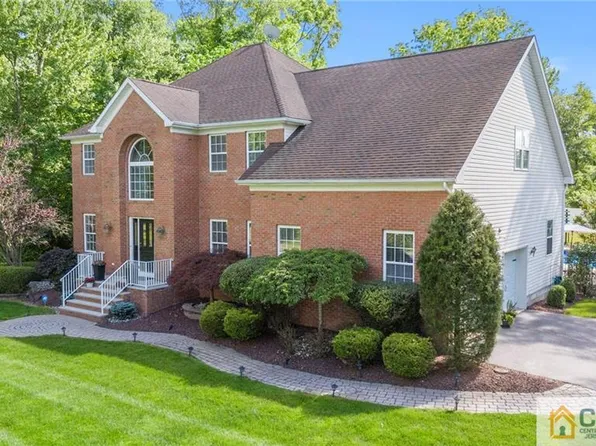 7 Santa Fe Ave, Old Bridge, NJ 08857