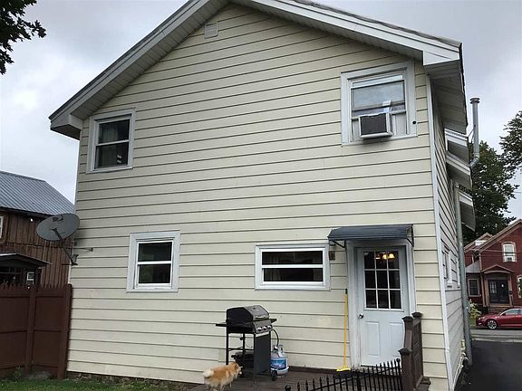3rd image of 519 Elizabeth St