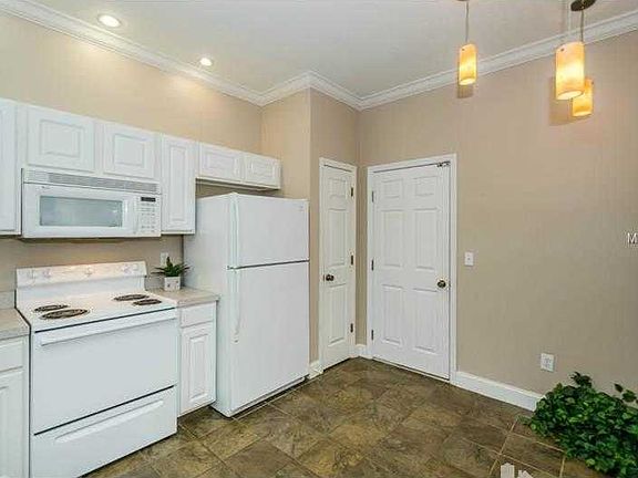 5th image of 11090 Windsor Place Cir