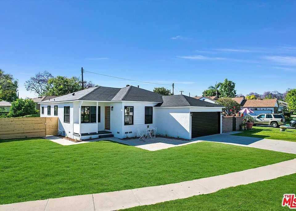 1st image of 9161 Hornby Avenue