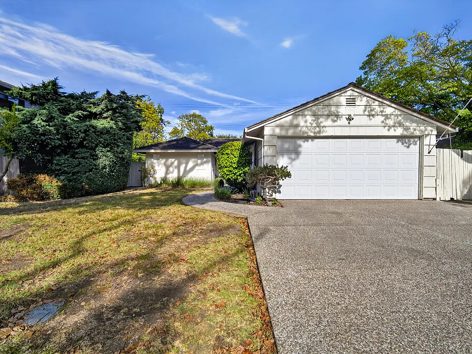 158 Walter Hays Dr