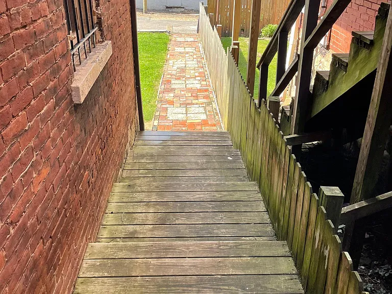 2305 Chapline St — Photo 4