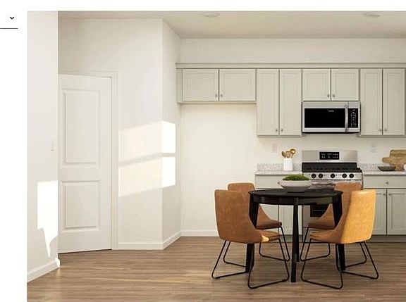 4th image of 151 Red Maple Way