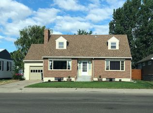 1221 6th Ave W, Williston, ND 58801