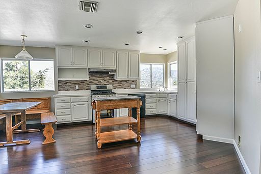 4th image of 10700 Hillrose Cir
