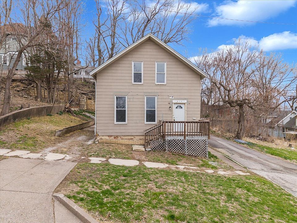 1st image of 617 Warren St