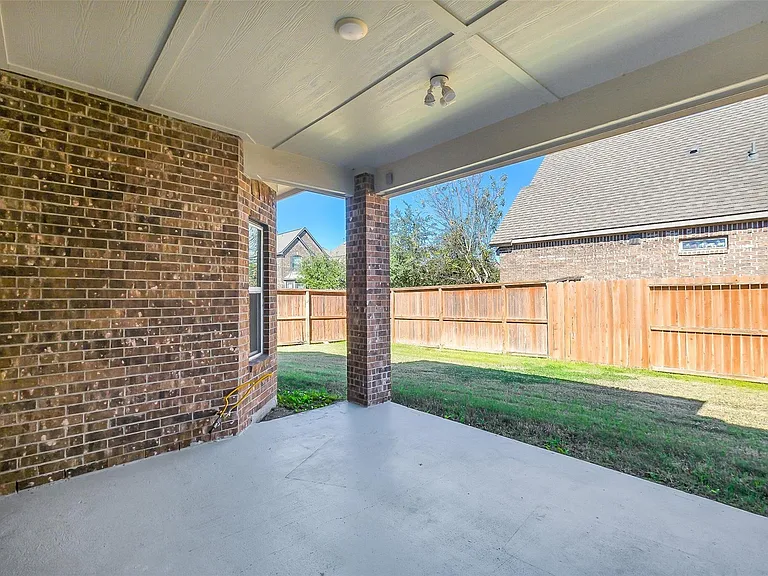 18314 Southwood Creek Dr — Photo 30