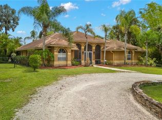 240 8th St NE, Naples, FL 34120